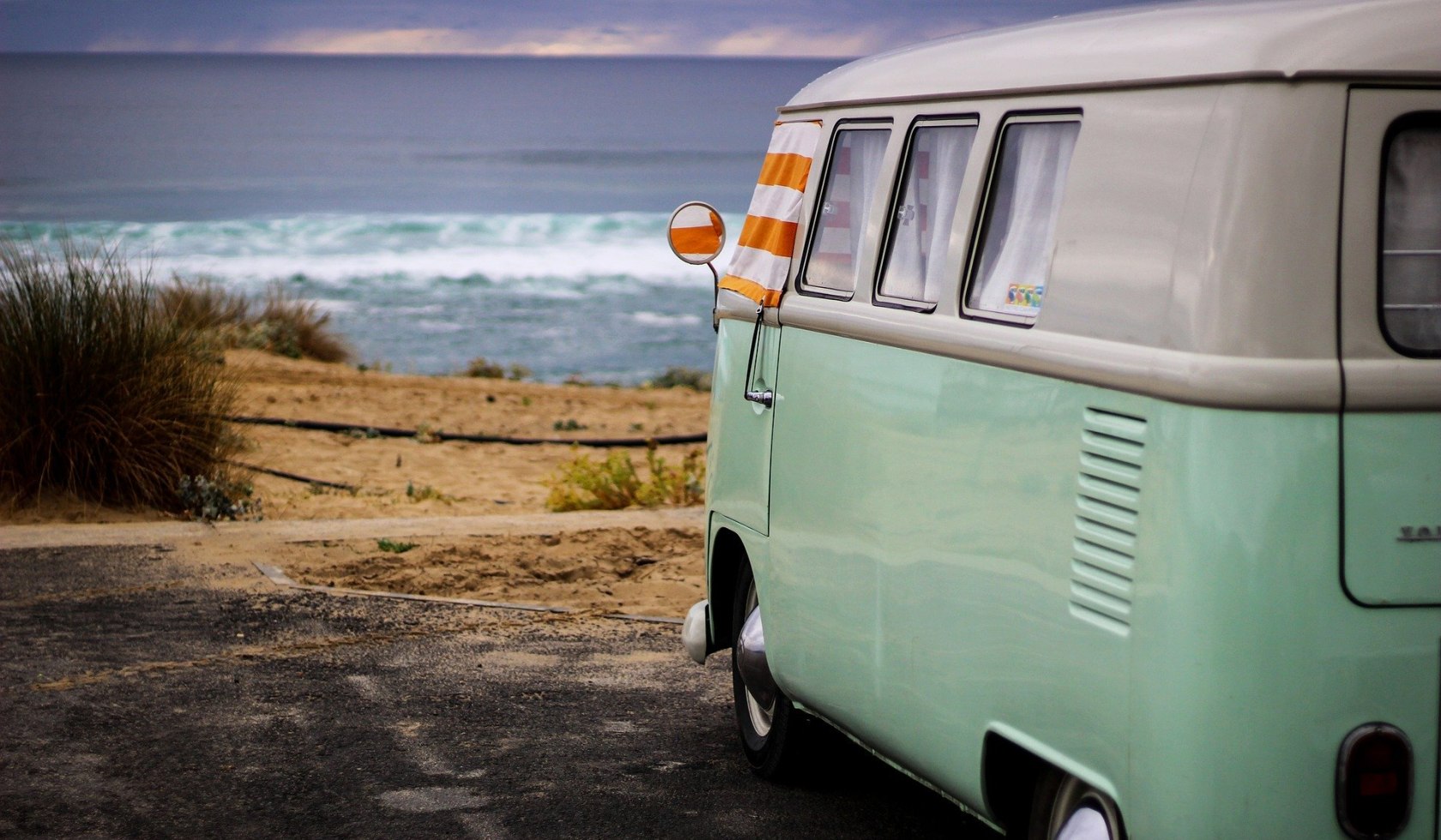 VW Bus er ved kysten, © TMN/pixabay
