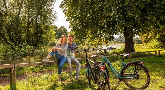 Cyklister på Mittelweser, © TourismusMarketing Niedersachsen GmbH