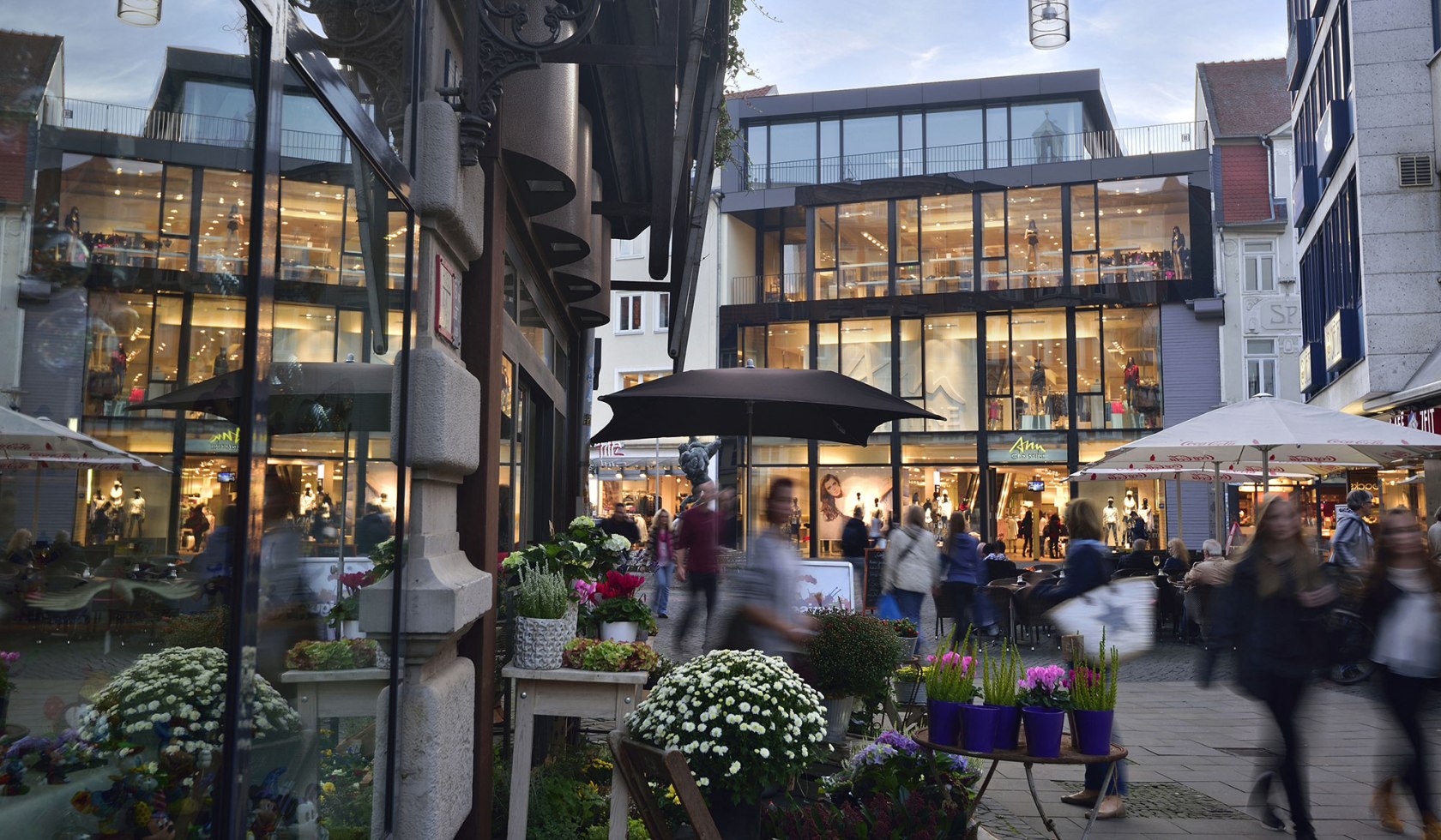 Shoppingoplevelsen foran slottet i Braunschweig, © Braunschweig Stadtmarketing GmbH / Daniel Möller