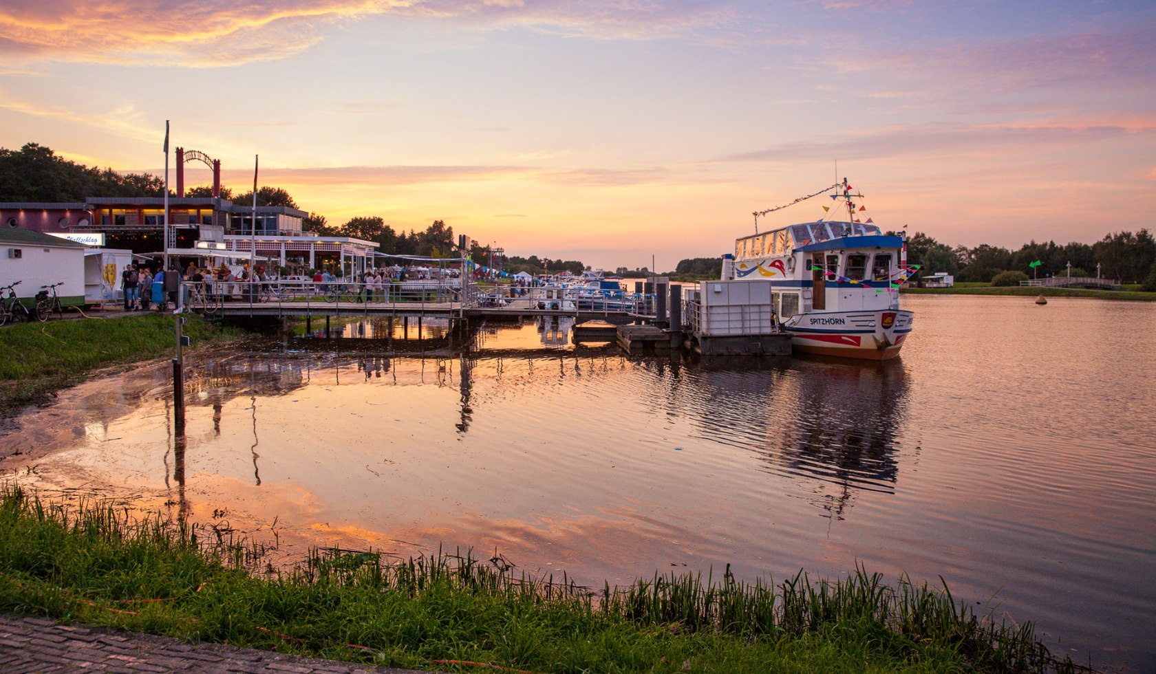 Havn i Barßel ved solnedgang, © malopo