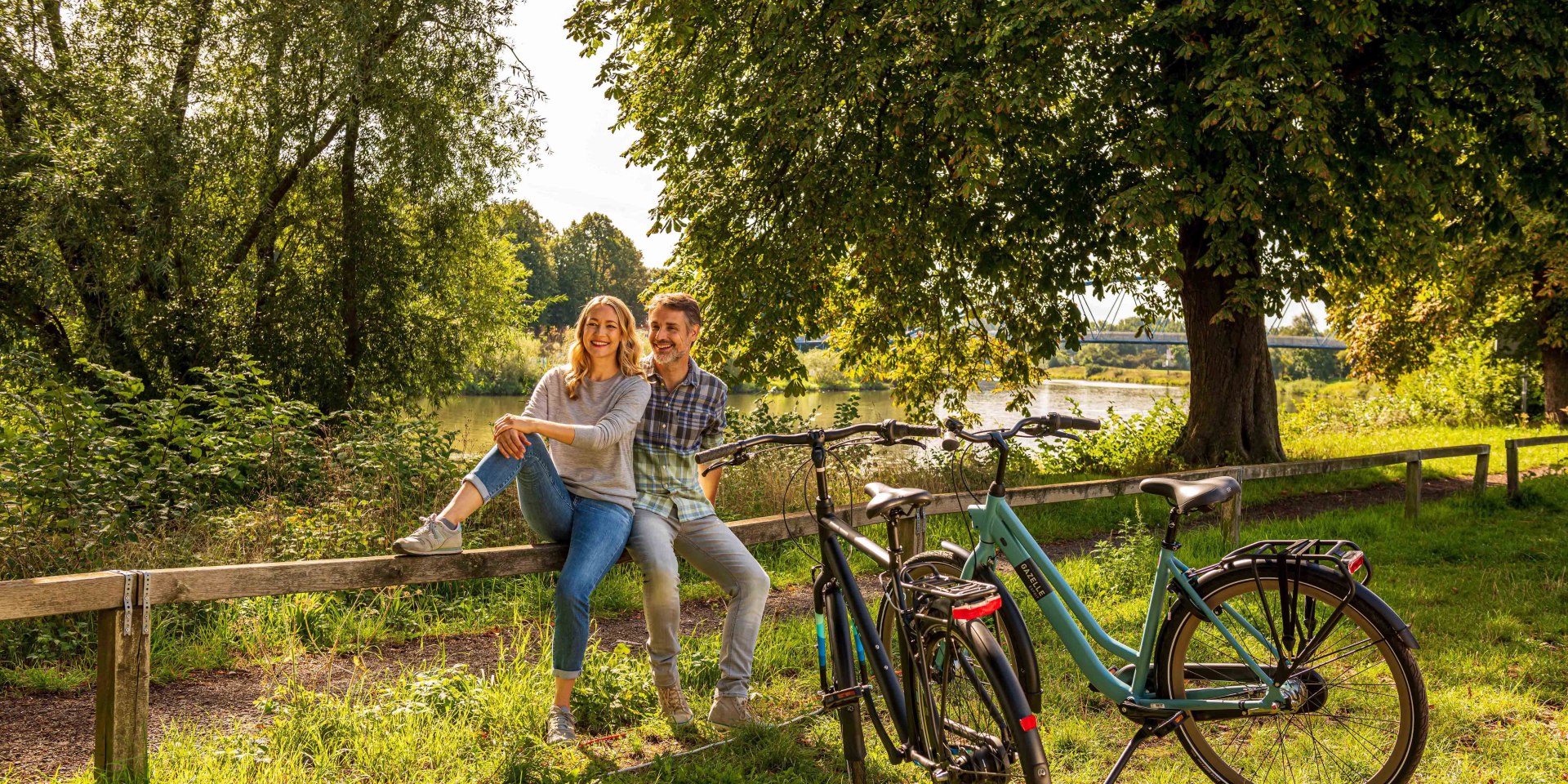 Cyklister på Mittelweser, © TourismusMarketing Niedersachsen GmbH