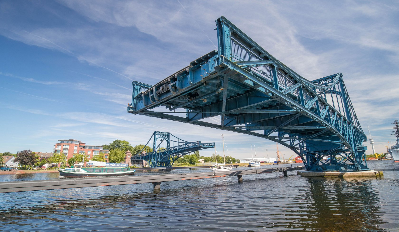 Wilhelmshaven bro, © Wilhelmshaven Touristik &amp; Freizeit GmbH / Martin Stoever